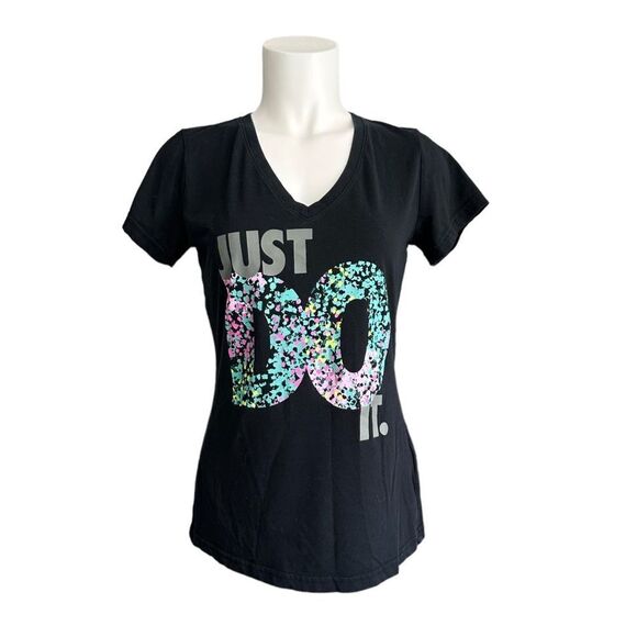 Nike Women’s Black Just Do It Print Slim Fit V-Neck T-Shirt‎ Size Medium - Picture 1 of 6